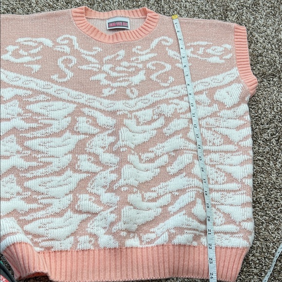 Vintage Picture Perfect Shortsleeve Women's Peach and White Sweater - Picture 8 of 9